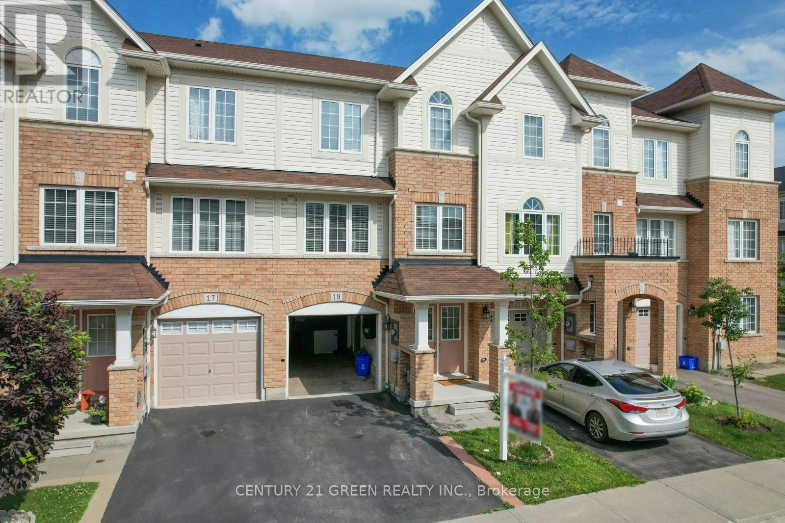 19 England Terrace, Hamilton, ON, L8J 2V7