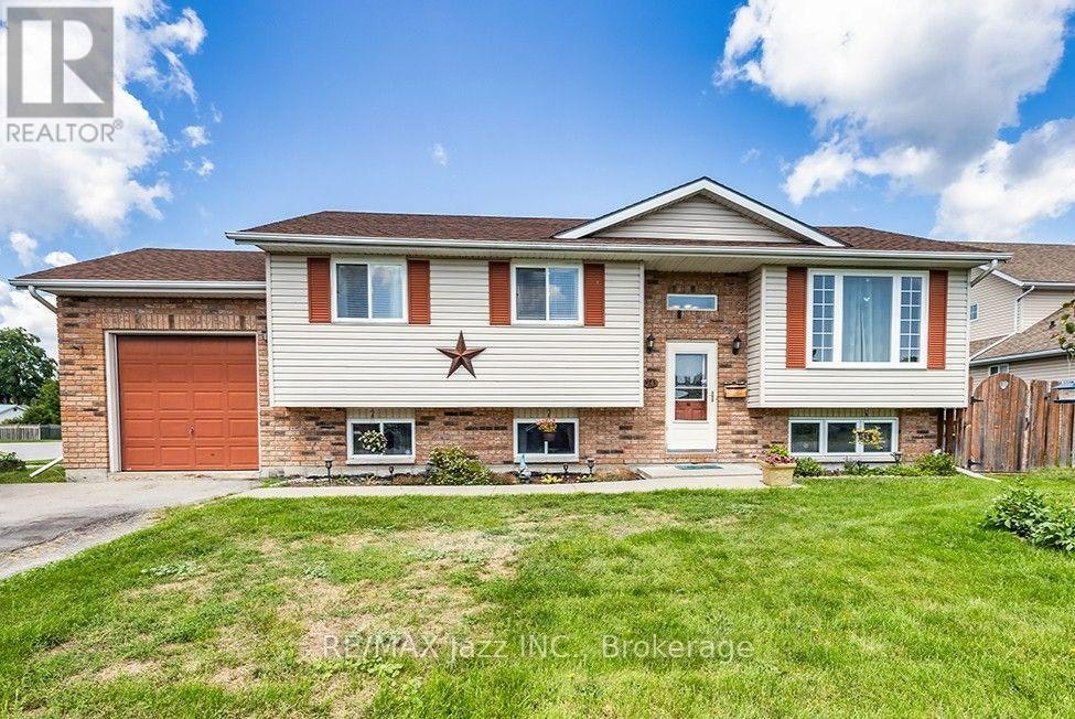 24 Glenn Drive, Quinte West, ON, K8V 6E3