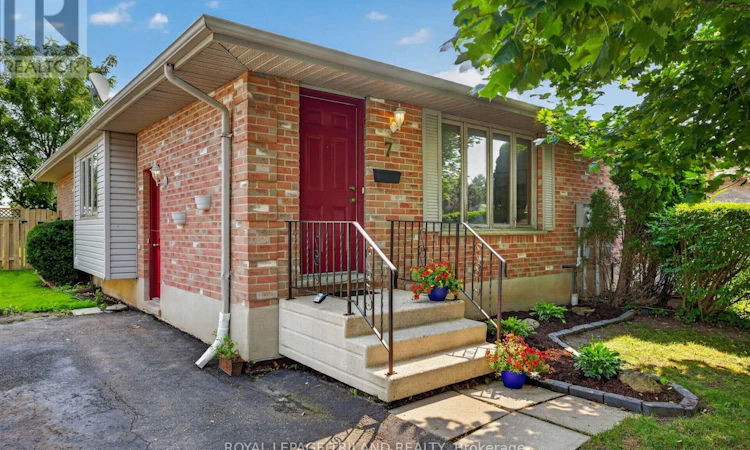 7 Fanjoy Drive