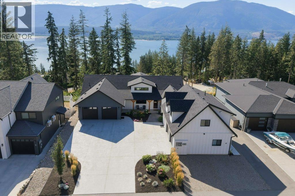 8-3820 NE 20 Street, Salmon Arm, BC, V1E 0G7