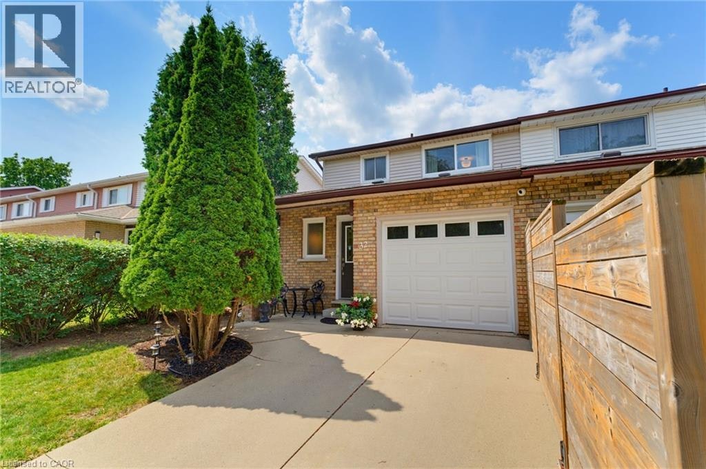 32 Silvervine Drive, Hamilton, ON, L8J 1K2