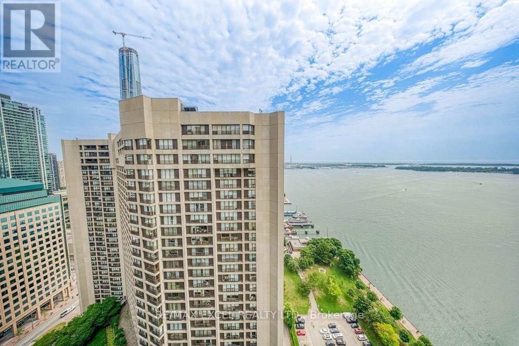 3403-65 Harbour Square, Toronto, ON, M5J 2L4
