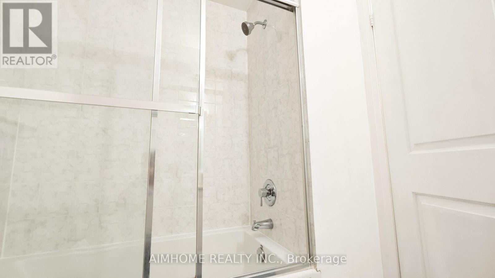 40 Raffeix Lane, Toronto, ON, M5A 0G5 - 10