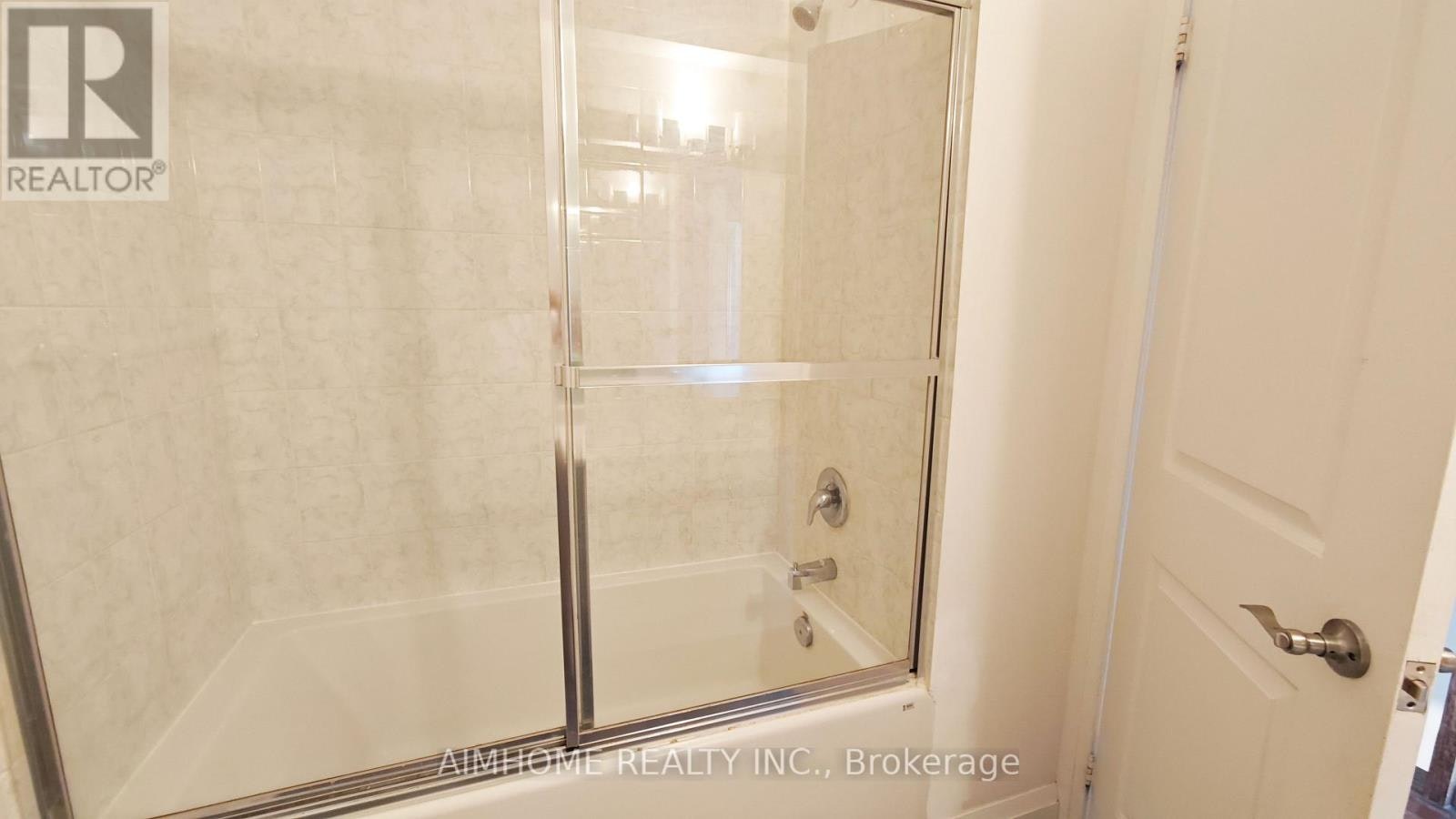 40 Raffeix Lane, Toronto, ON, M5A 0G5 - 27