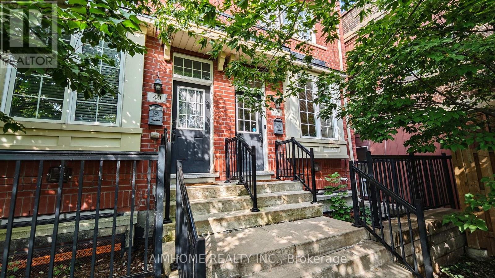 40 Raffeix Lane, Toronto, ON, M5A 0G5 - 33