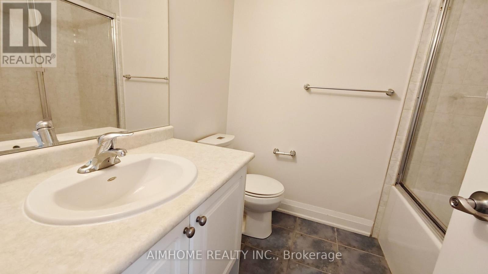 40 Raffeix Lane, Toronto, ON, M5A 0G5 - 29