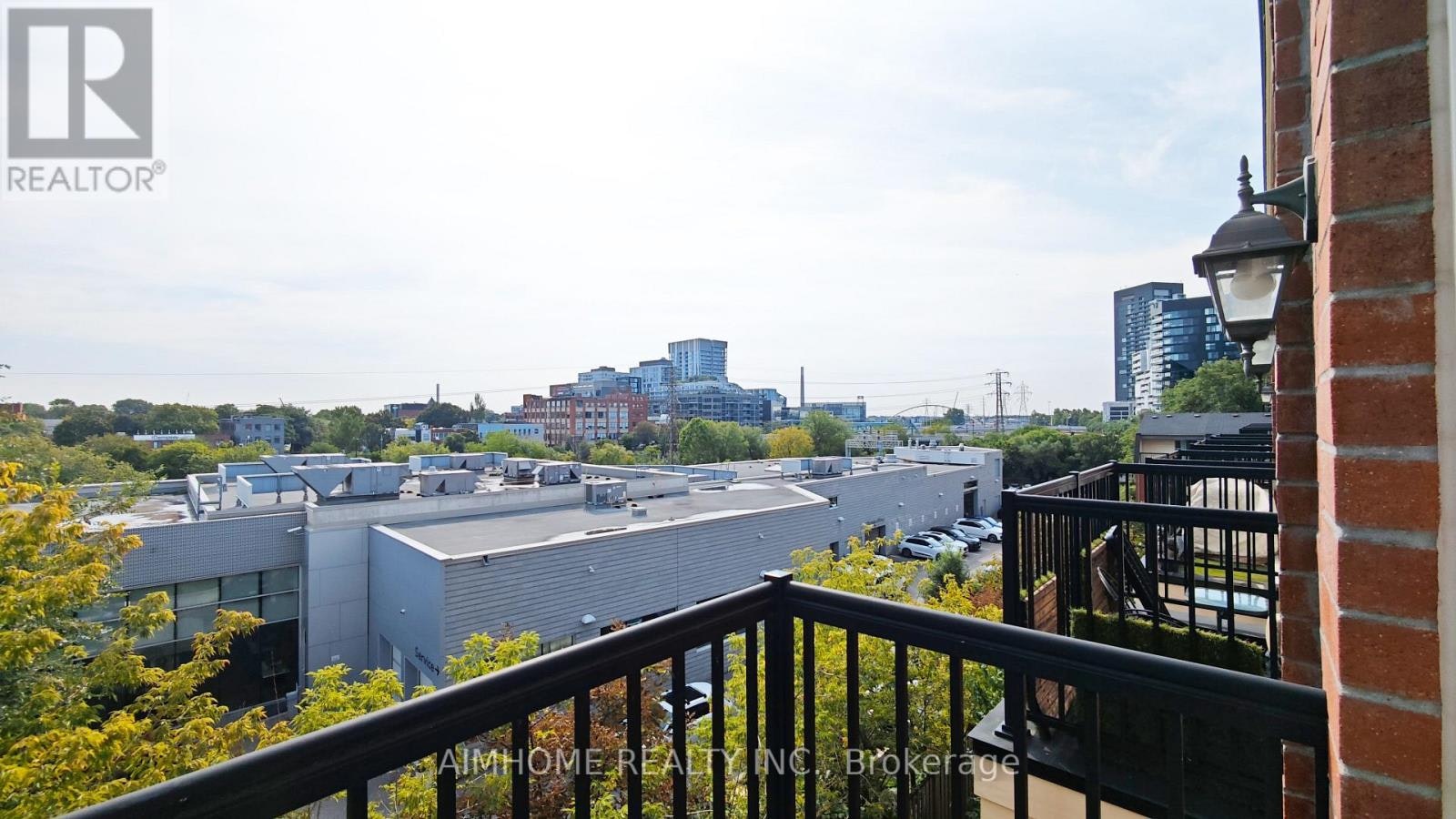 40 Raffeix Lane, Toronto, ON, M5A 0G5 - 16