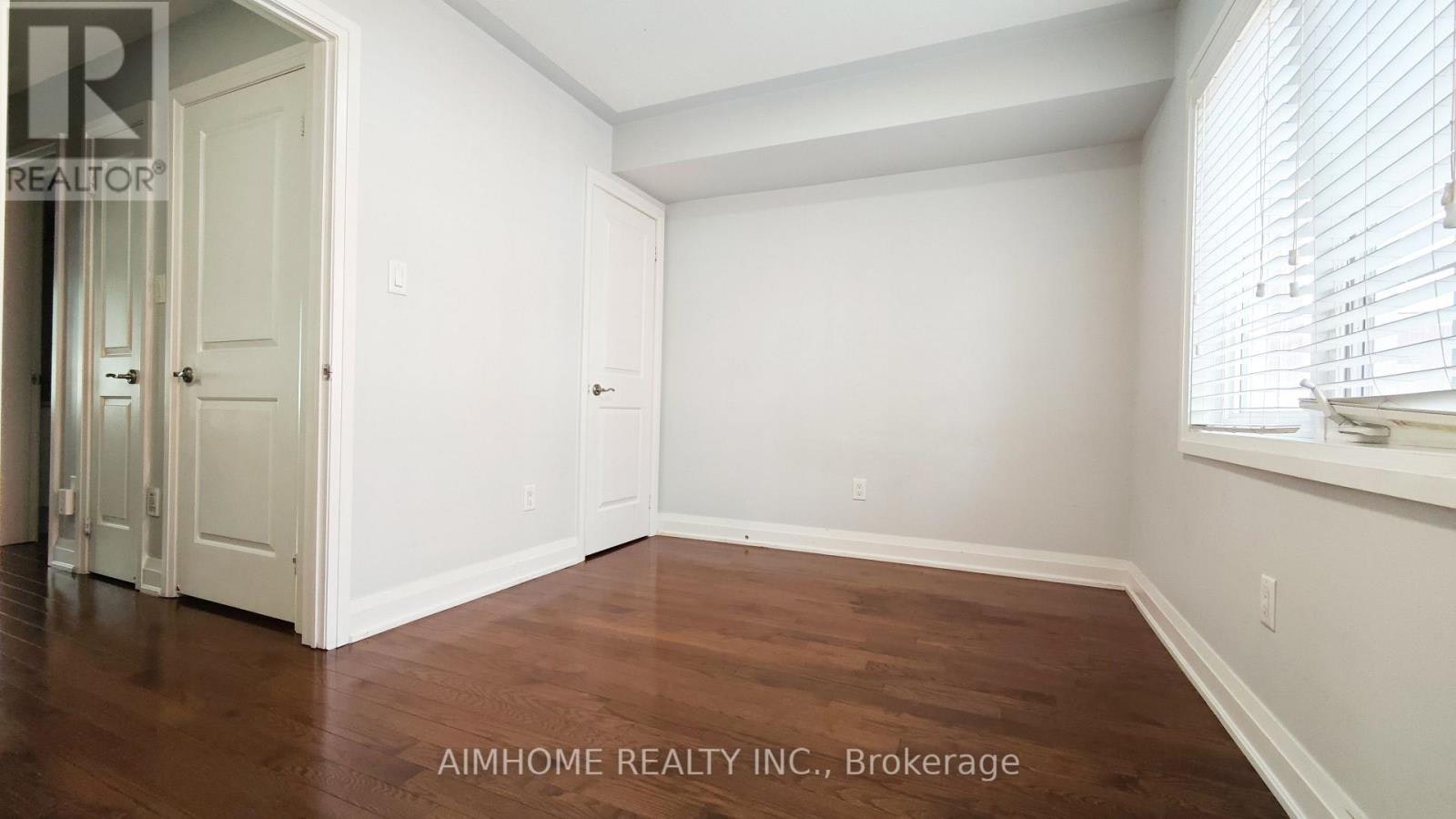 40 Raffeix Lane, Toronto, ON, M5A 0G5 - 30