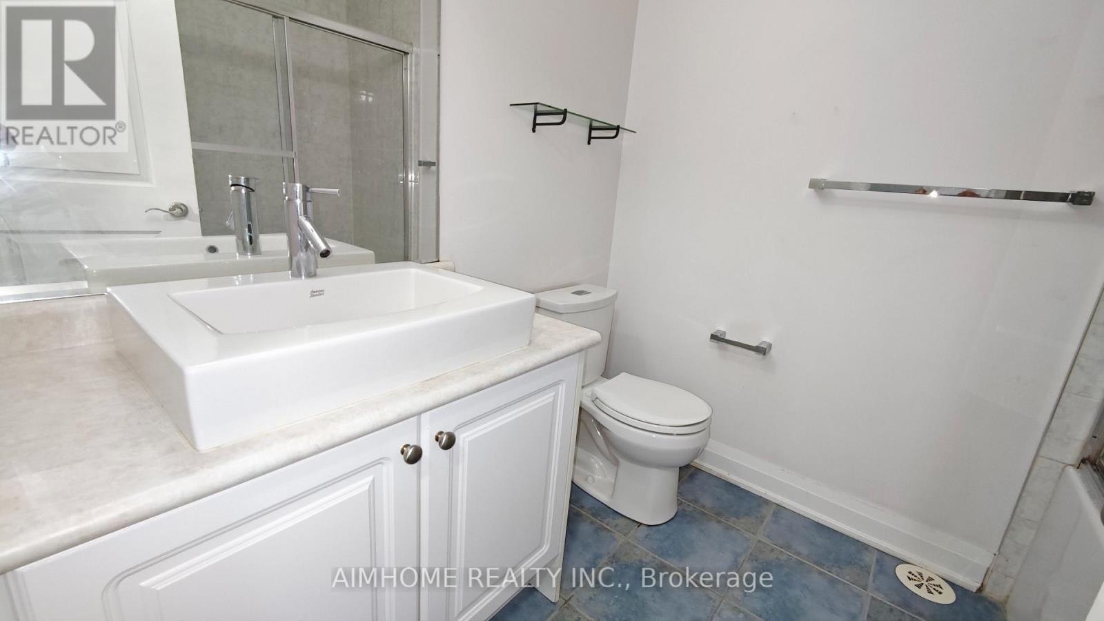 40 Raffeix Lane, Toronto, ON, M5A 0G5 - 12