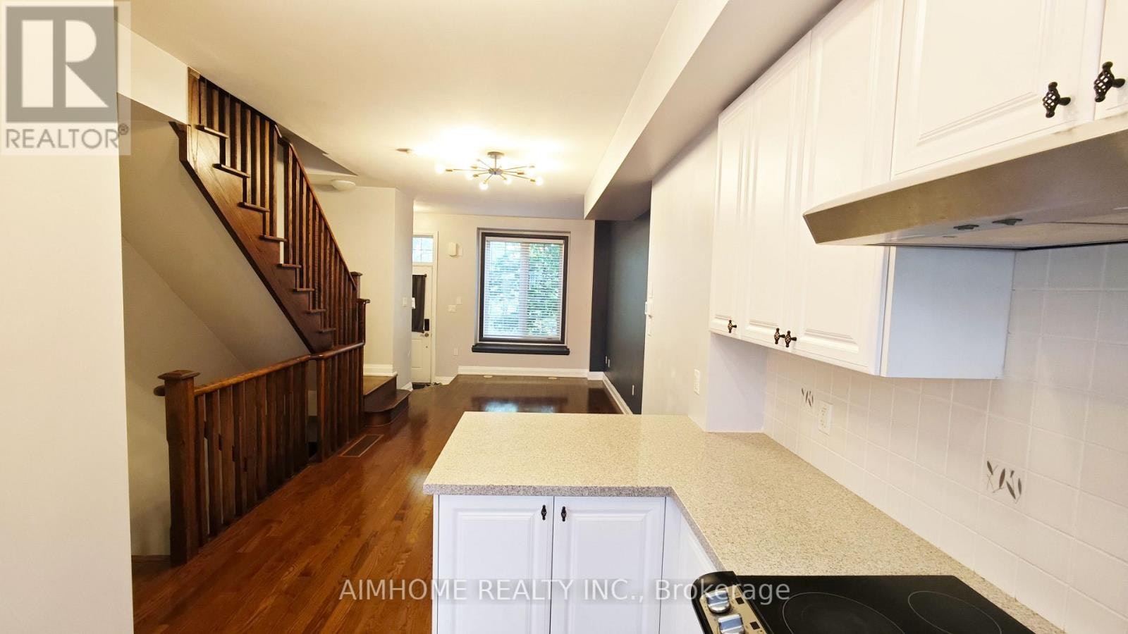40 Raffeix Lane, Toronto, ON, M5A 0G5 - 24