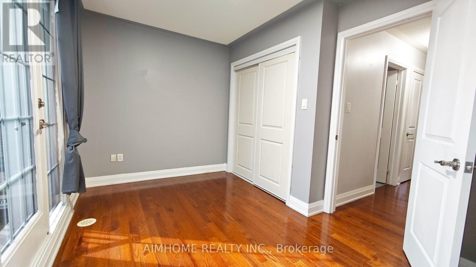 40 Raffeix Lane, Toronto, ON, M5A 0G5 - 13