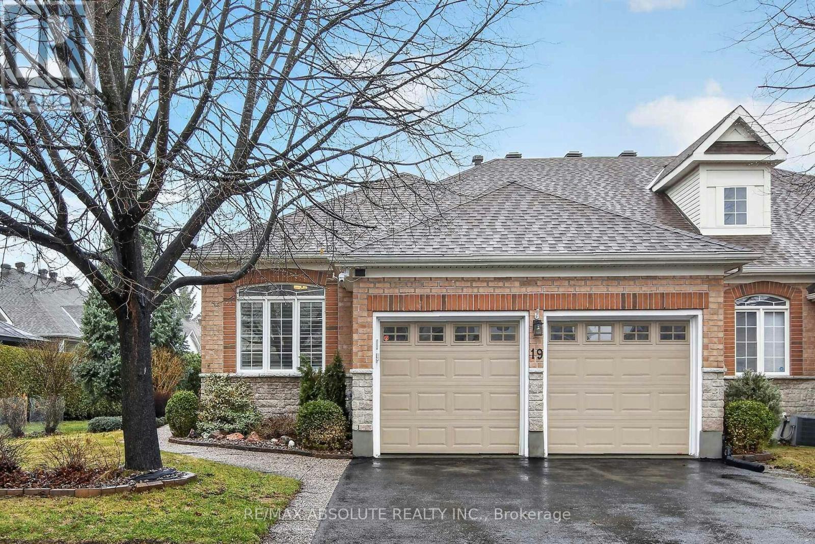 19 Goldora Private, Ottawa, ON, K2T 1K8