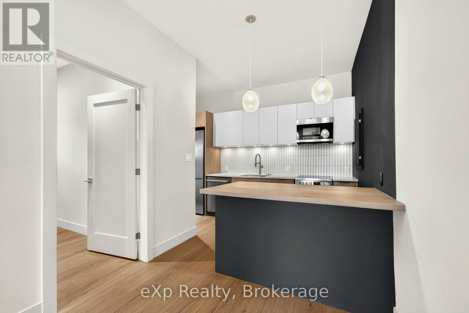 12-24 Wellington Street, Stratford, ON, N5A 2L2 - 12