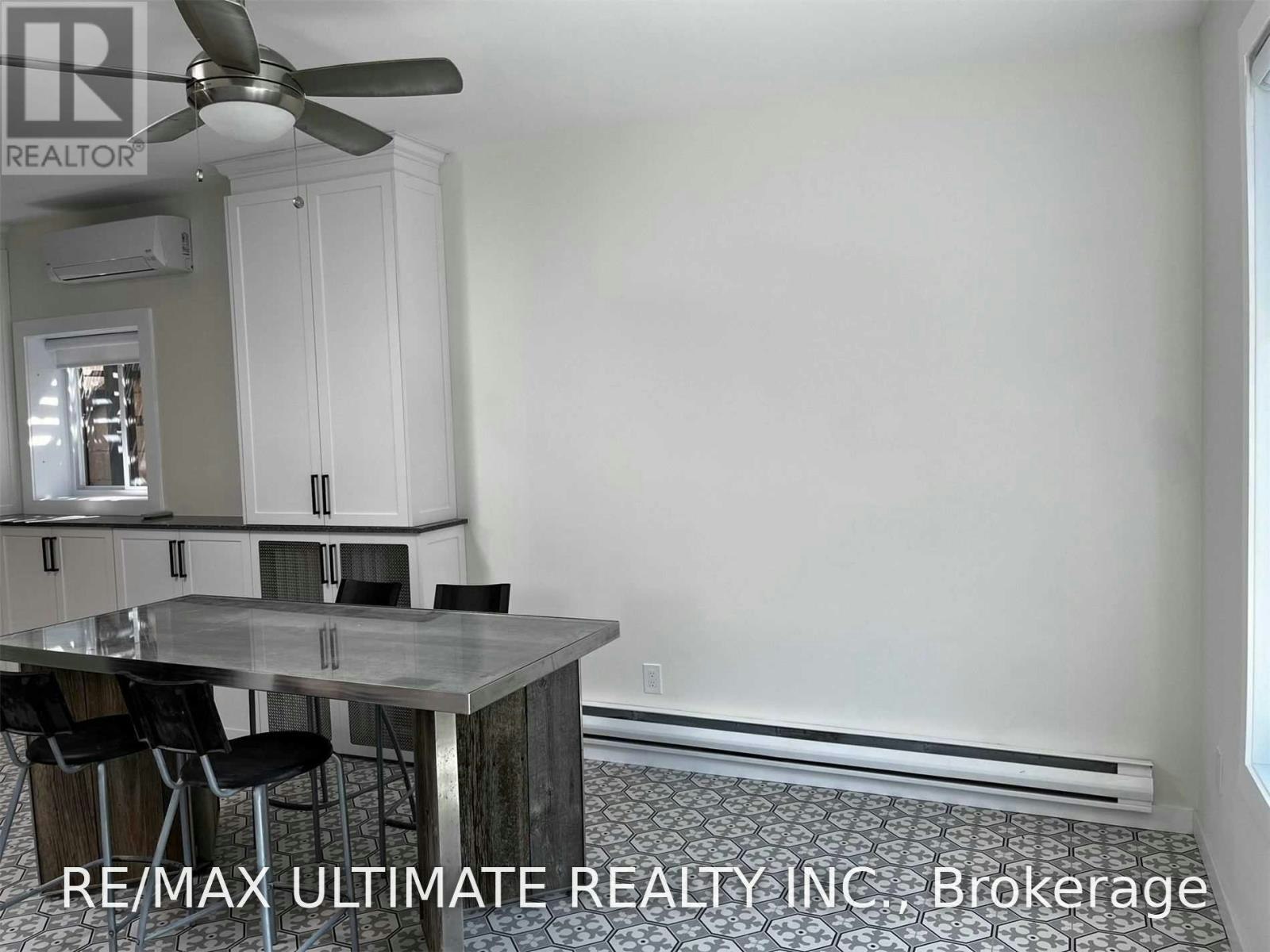 1065B St Clair Avenue W, Toronto, ON, M6E 1A6 - 3