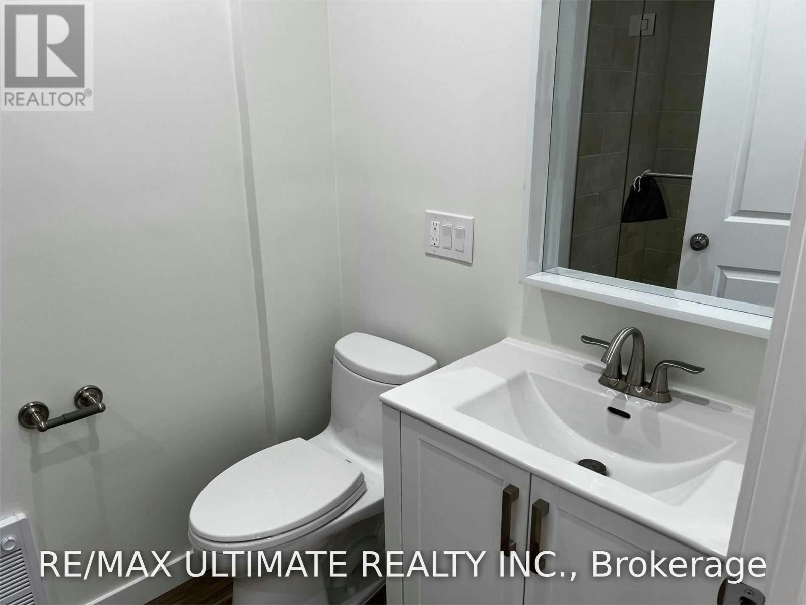 1065B St Clair Avenue W, Toronto, ON, M6E 1A6 - 17