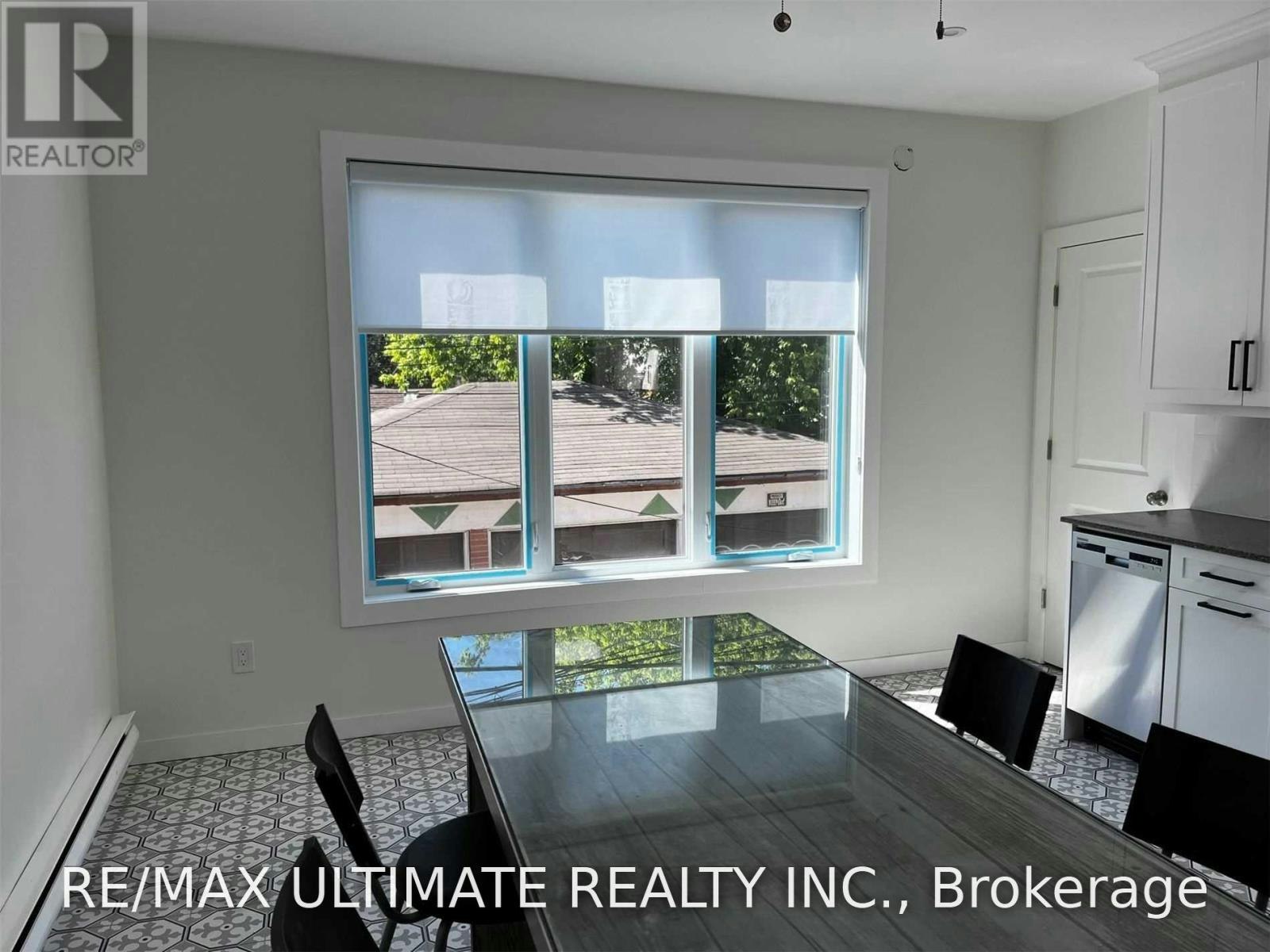 1065B St Clair Avenue W, Toronto, ON, M6E 1A6 - 9