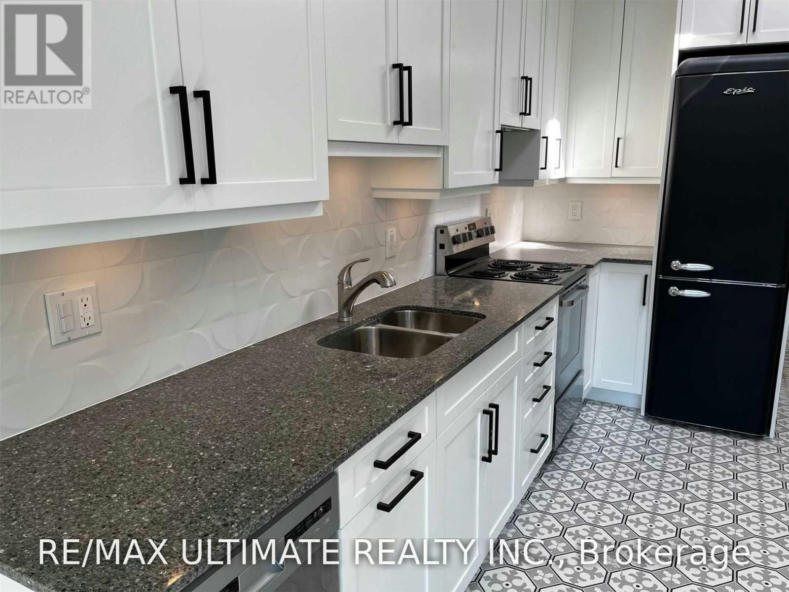 1065B St Clair Avenue W, Toronto, ON, M6E 1A6 - 30