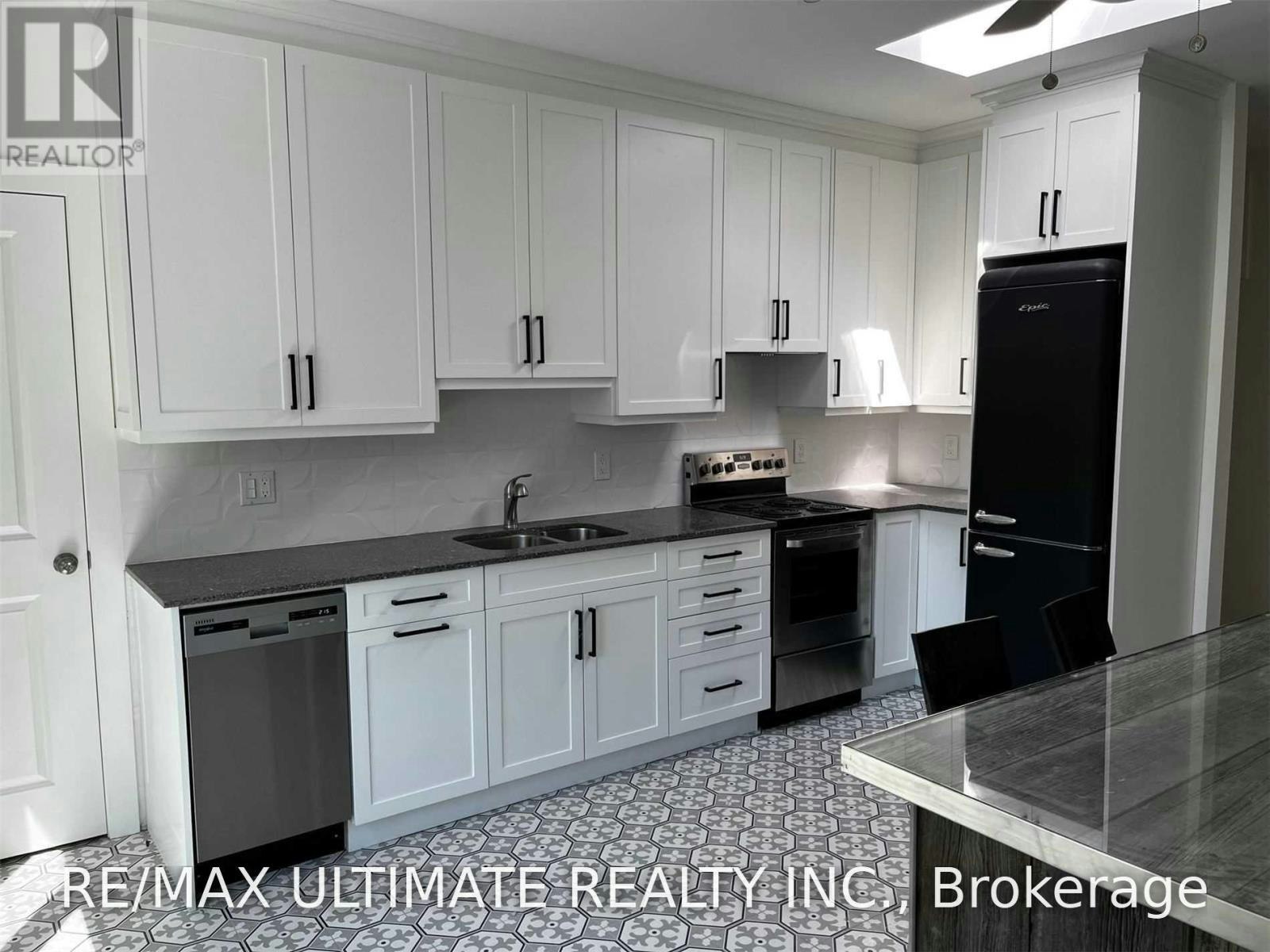 1065B St Clair Avenue W, Toronto, ON, M6E 1A6 - 2