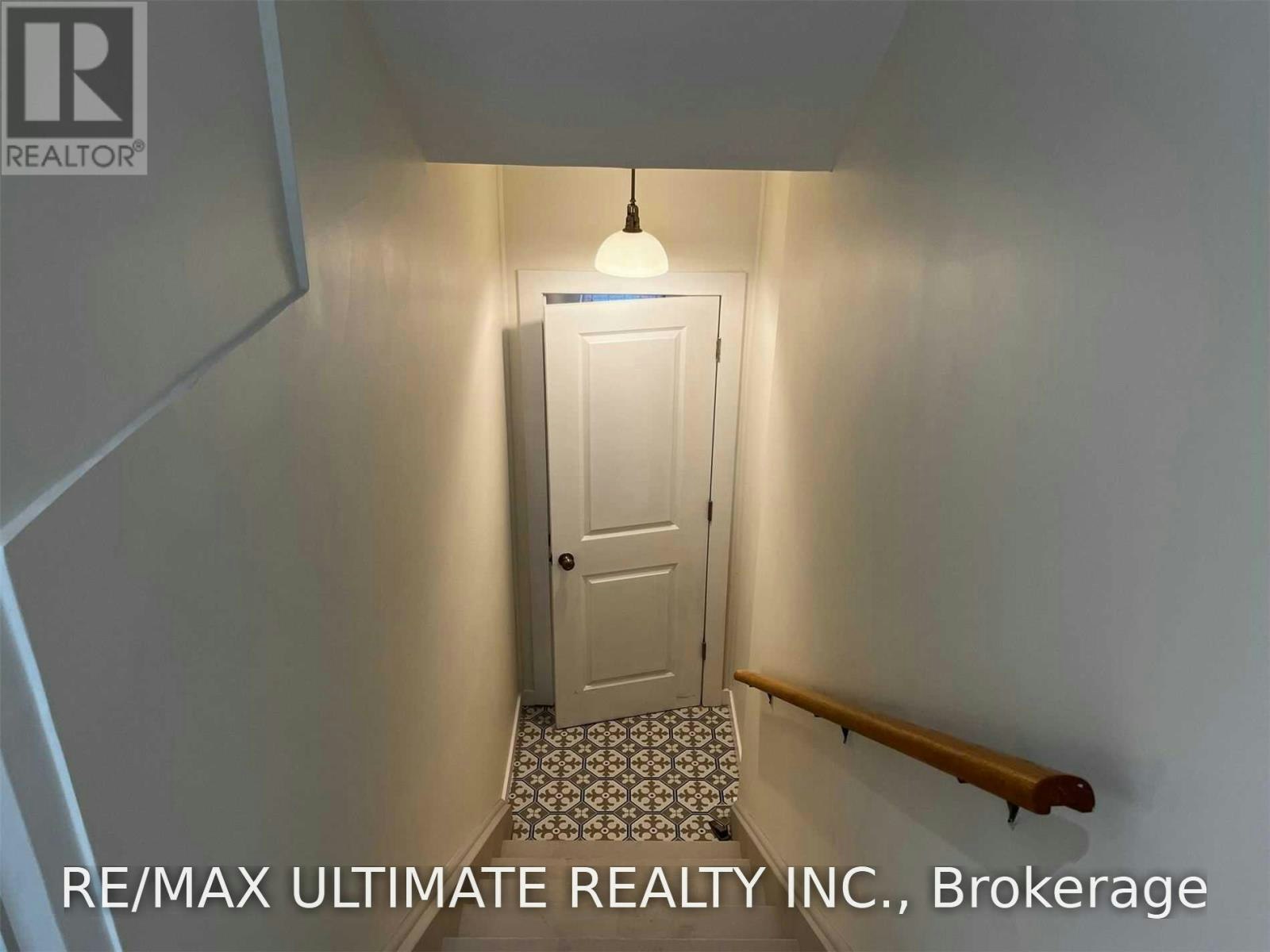 1065B St Clair Avenue W, Toronto, ON, M6E 1A6 - 23
