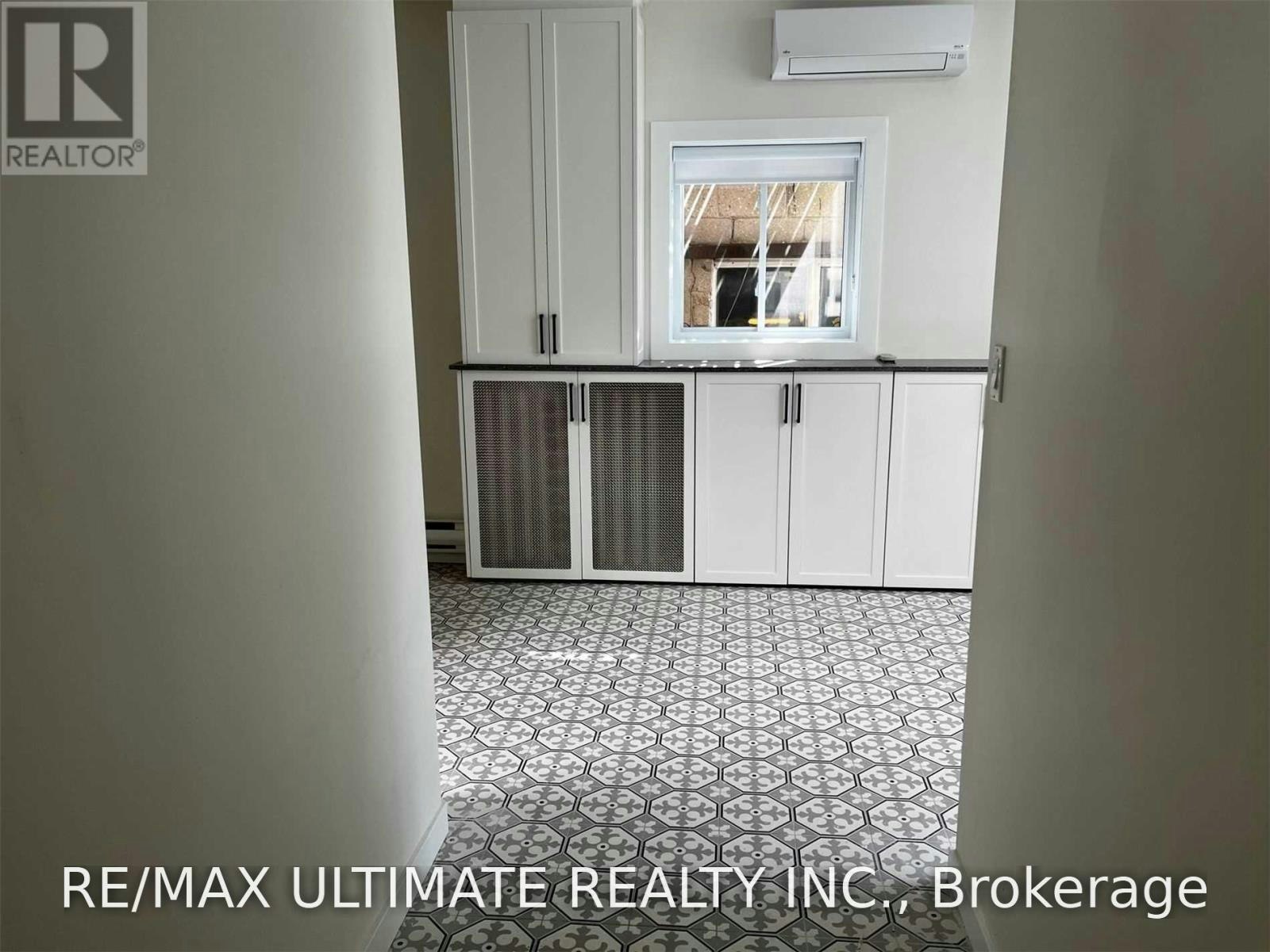 1065B St Clair Avenue W, Toronto, ON, M6E 1A6 - 13