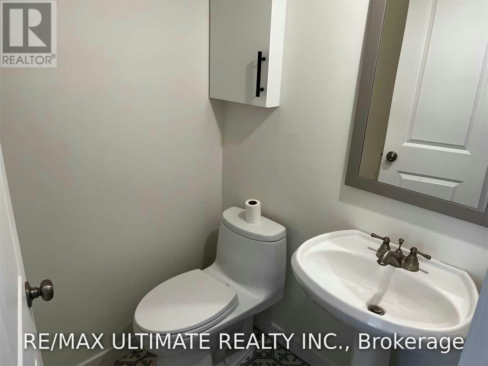 1065B St Clair Avenue W, Toronto, ON, M6E 1A6 - 22