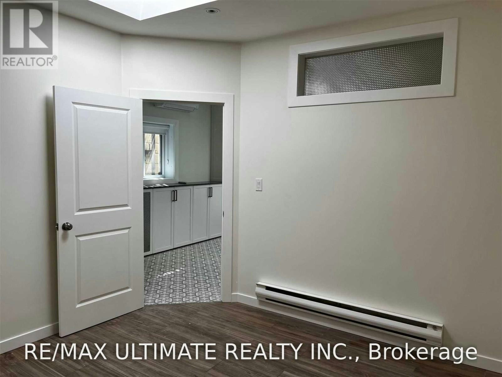 1065B St Clair Avenue W, Toronto, ON, M6E 1A6 - 20