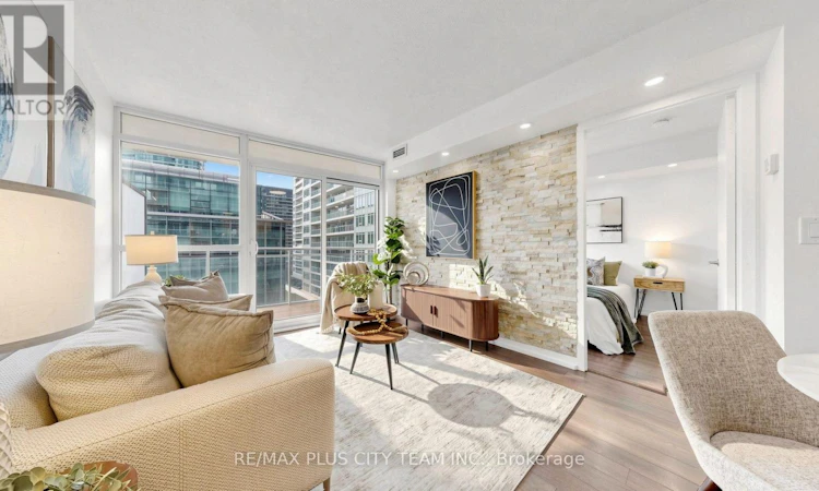 1103-38 Dan Leckie Way