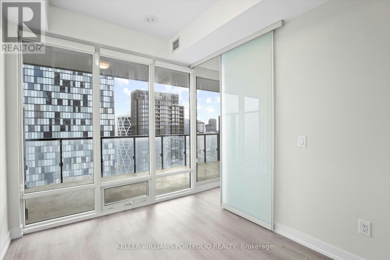 2408-488 University Avenue, Toronto, ON, M5G 0C1 - 13