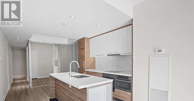 2408-488 University Avenue, Toronto, ON, M5G 0C1 - 2