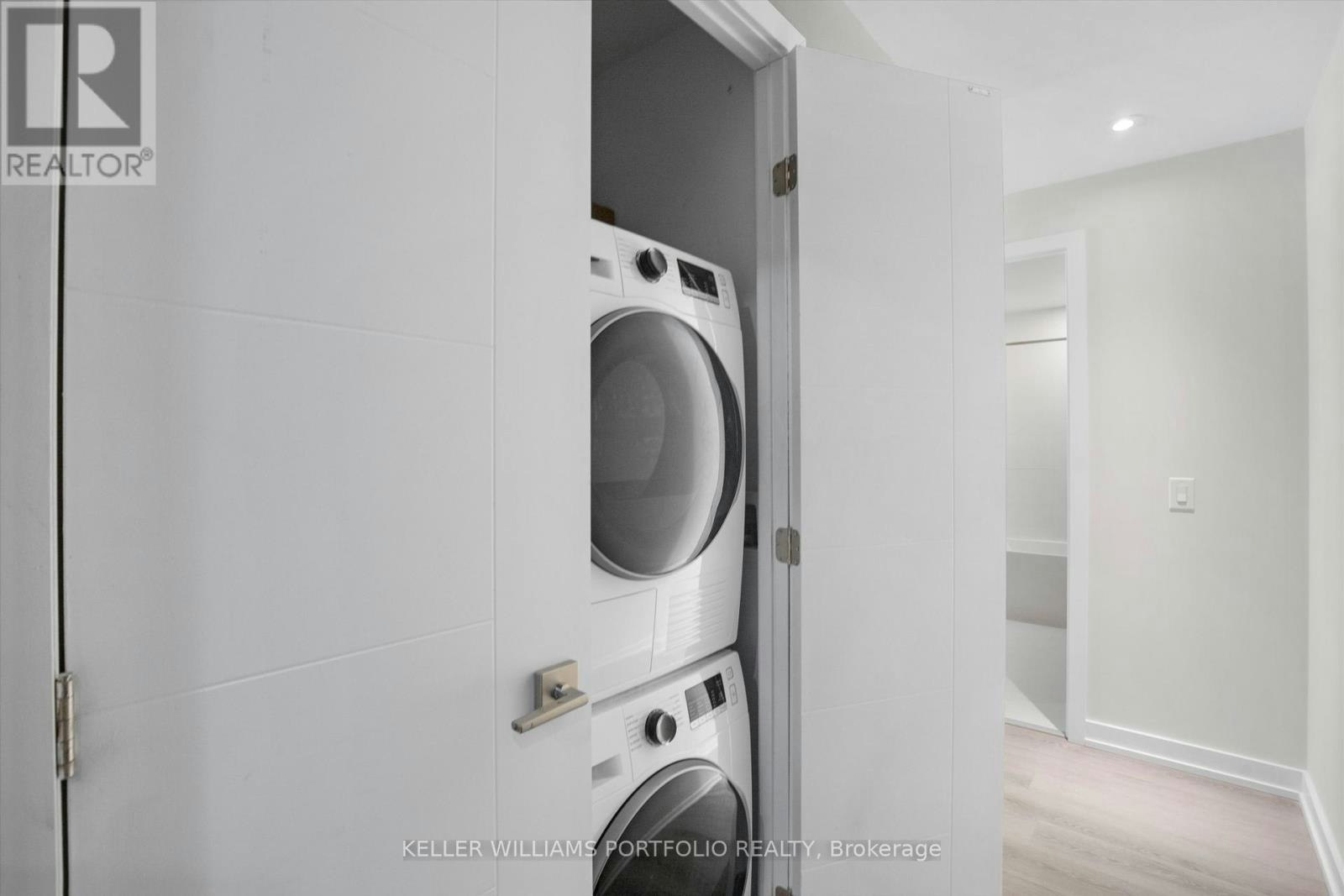2408-488 University Avenue, Toronto, ON, M5G 0C1 - 14