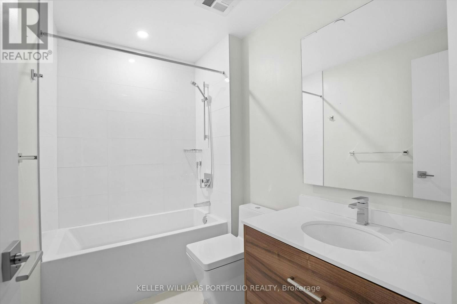 2408-488 University Avenue, Toronto, ON, M5G 0C1 - 10