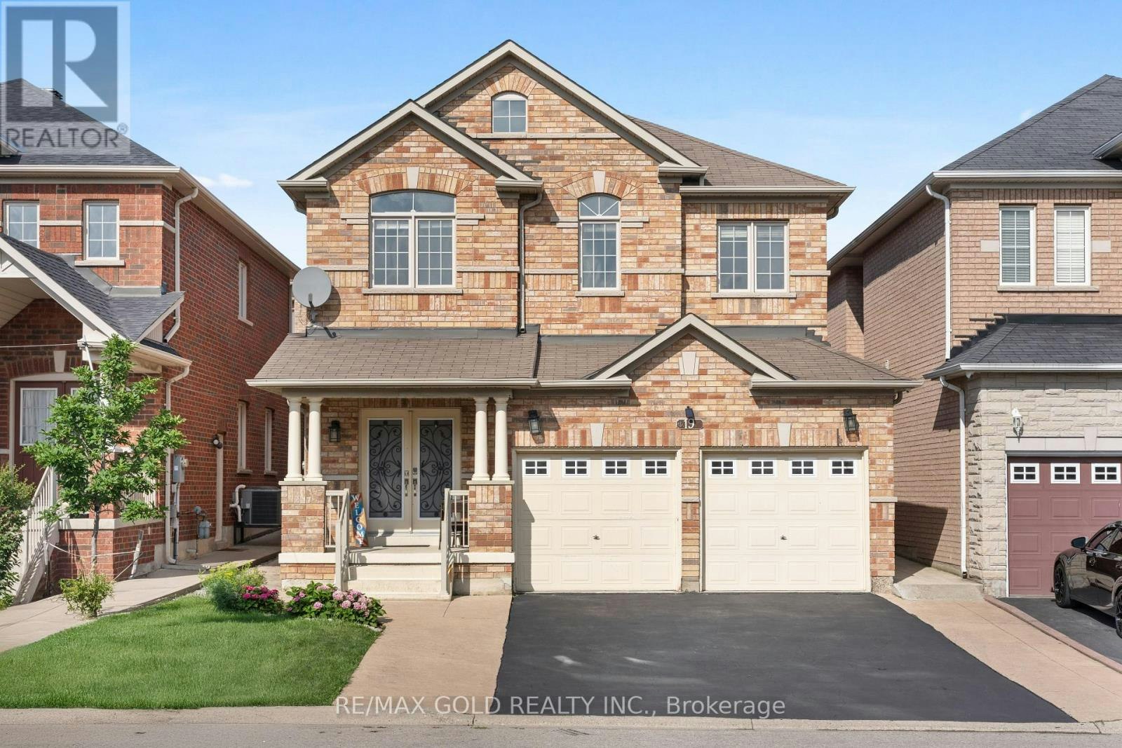 19 Attview Crescent, Brampton, ON, L6P 2R5