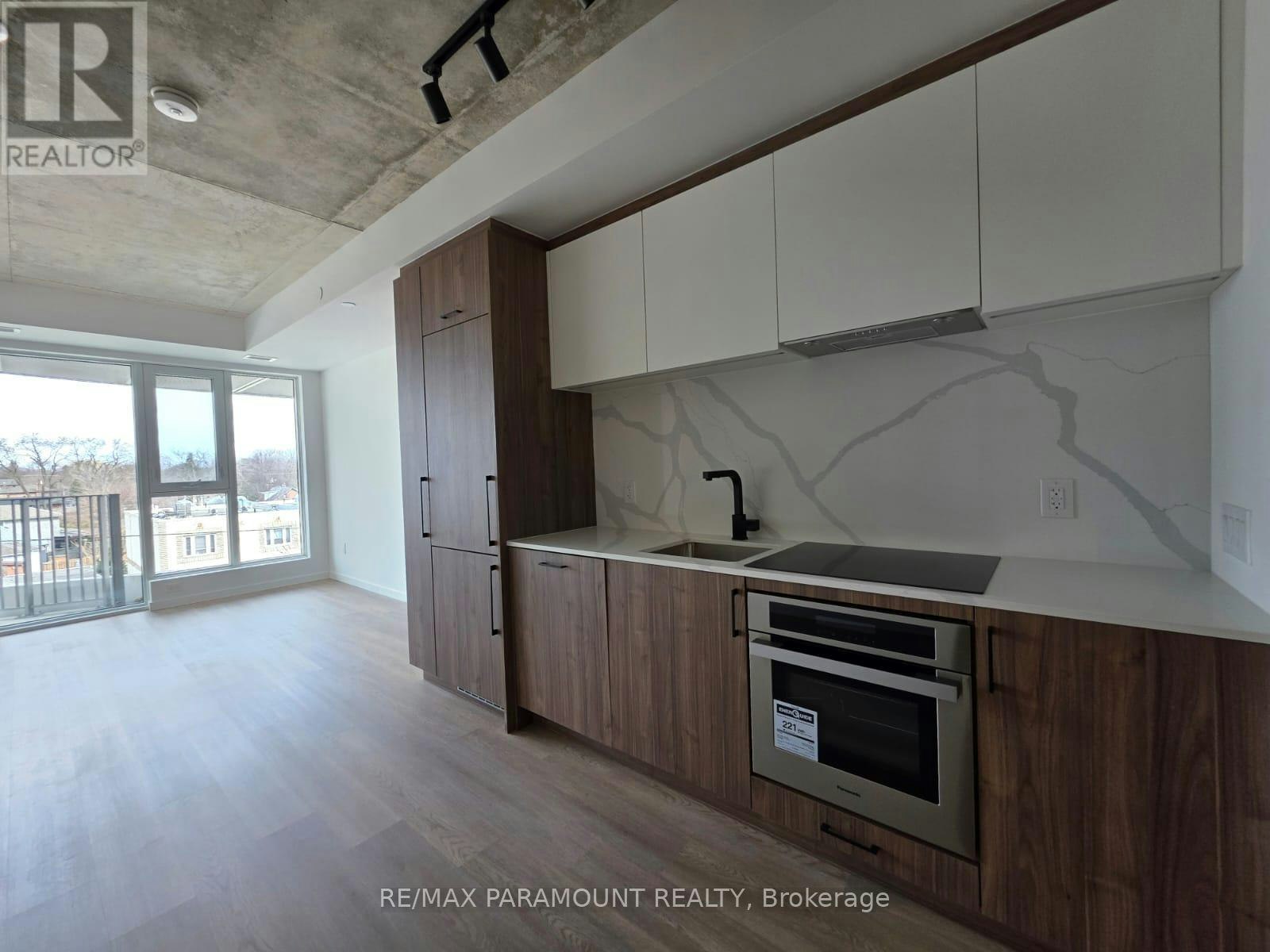 418-689 The Queensway Drive, Toronto, ON, M8Y 1L1 - 3
