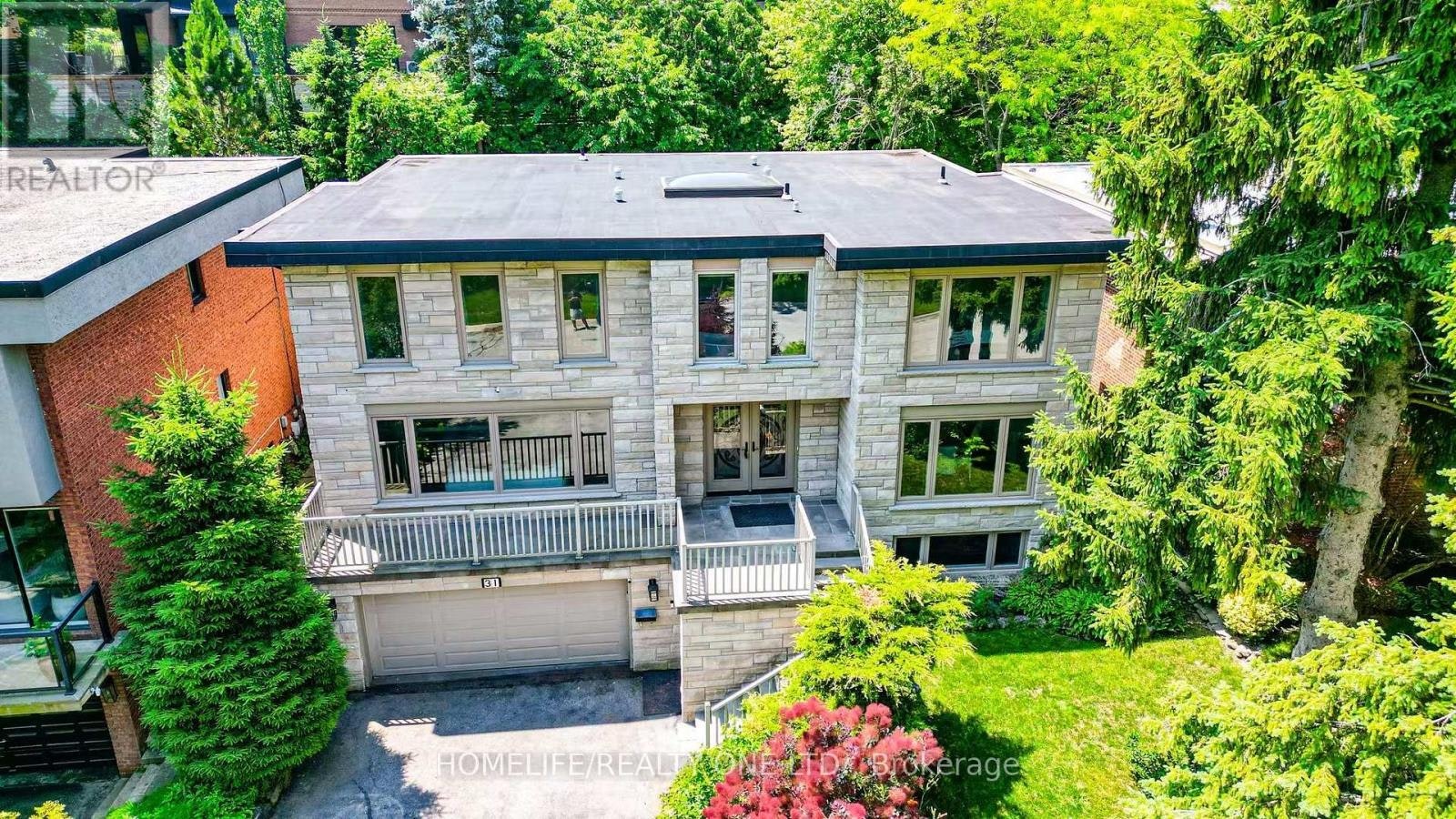 31 Bearwood Drive, Toronto, ON, M9A 4G5