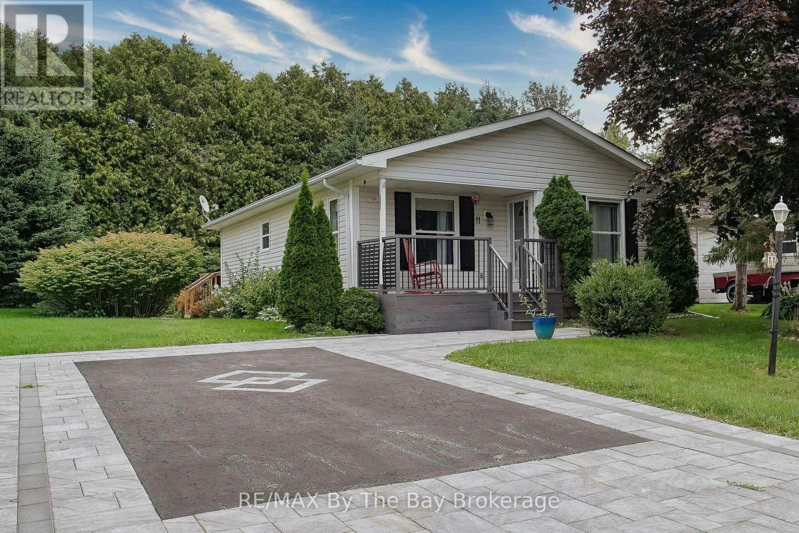 11 Indiana Avenue, Wasaga Beach, ON, L9Z 3A8