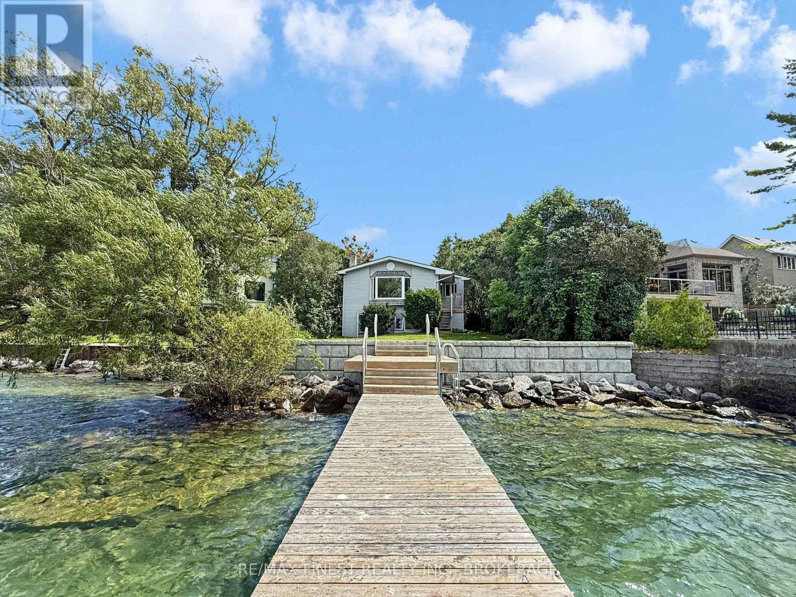 9 Point Crescent, Kingston, ON, K7M 3P2