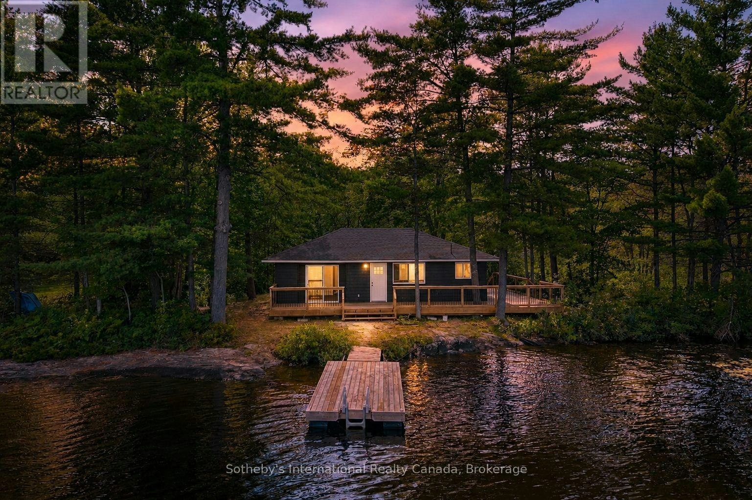 COTTAGE-1055 Bank Drive WEST, Gravenhurst, ON, P0E 1G0