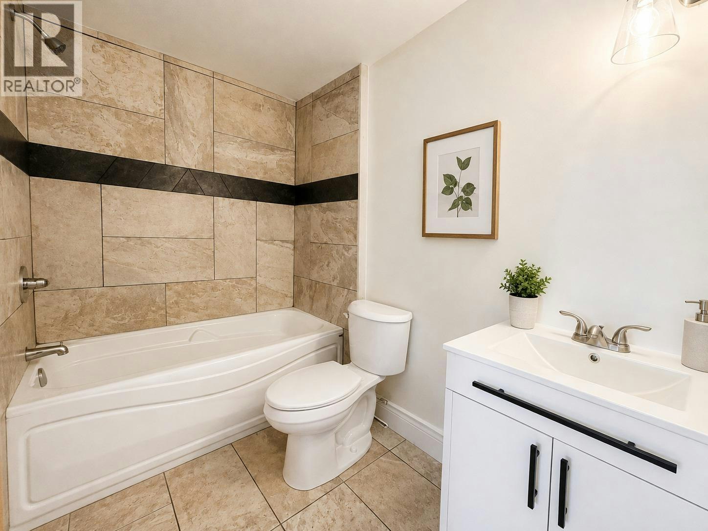 1278 Lee Creek Drive, Lee Creek, BC, V0E 1M4 - 8
