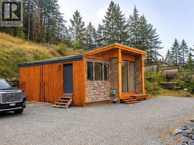 1278 Lee Creek Drive, Lee Creek, BC, V0E 1M4 - 12