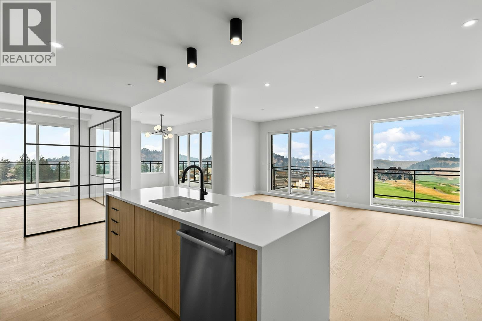 502-75 Predator Ridge Drive, Vernon, BC, V1H 1G4 - 14