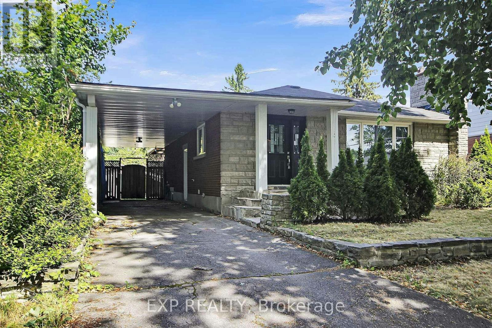 2247 Miramichi Street, Ottawa, ON, K2C 0Z1 - 2