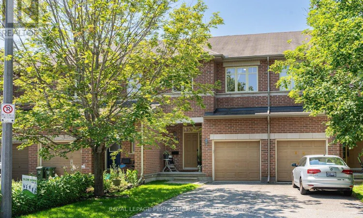 216 Badgeley Avenue