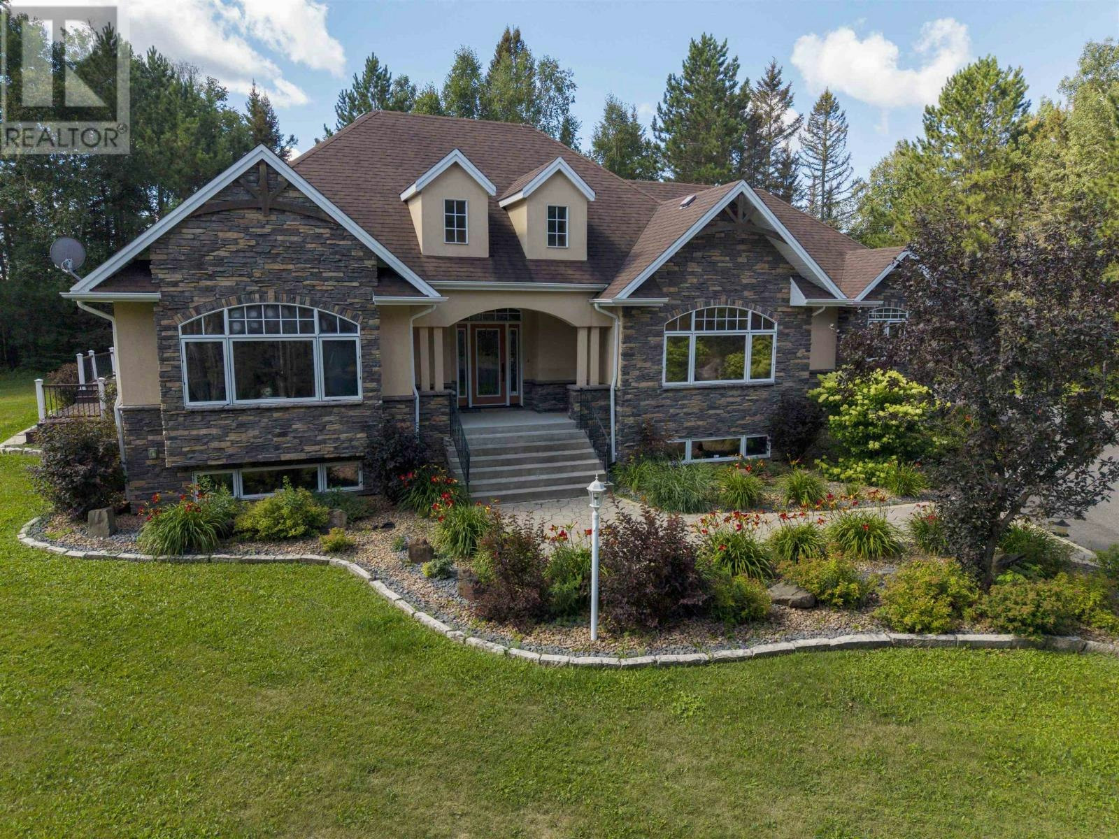 791 Hilldale Road, Thunder Bay, ON, P7G 1Z9