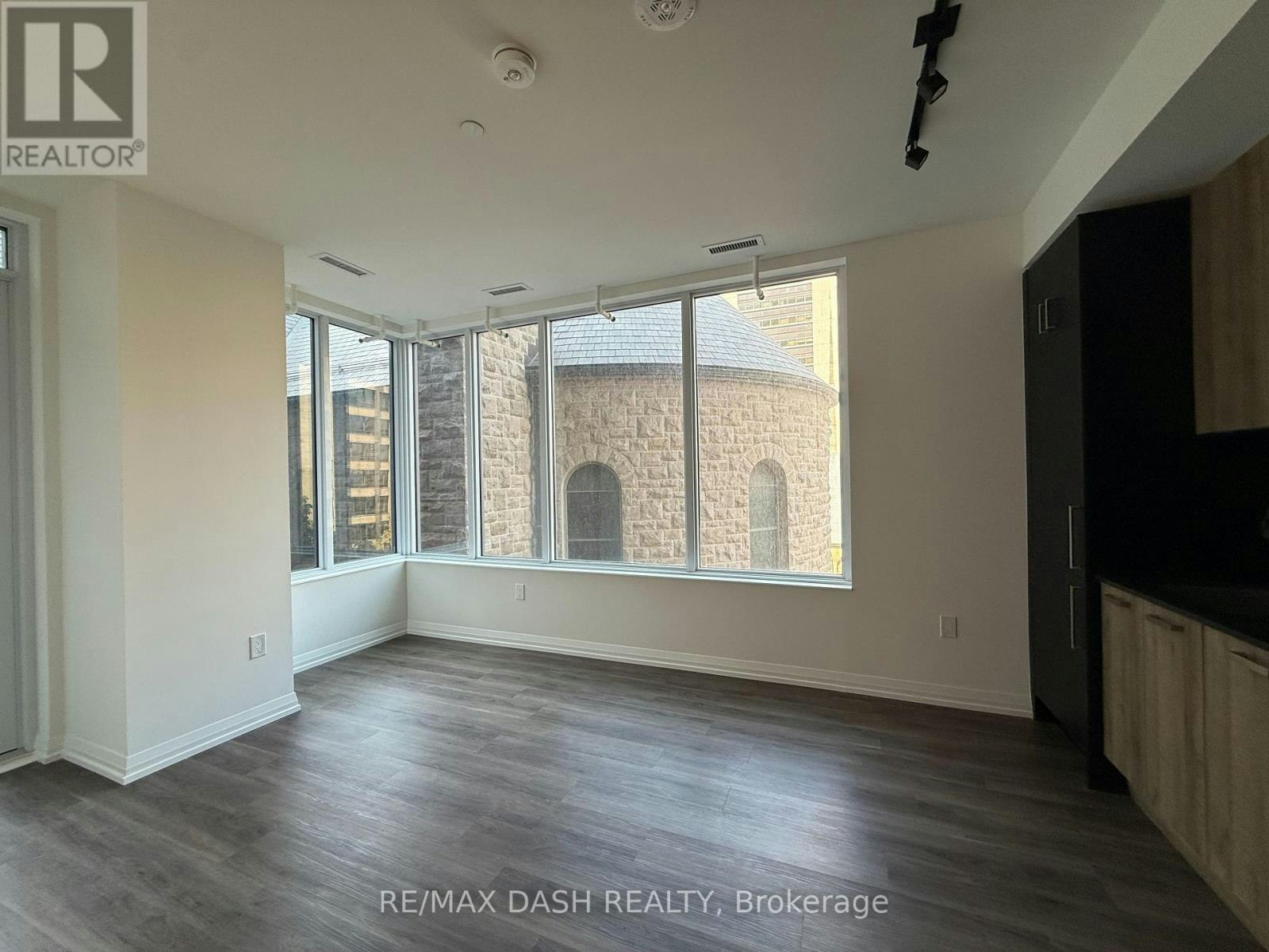 401-280 Dundas Street W, Toronto, ON, M5T 0E3 - 8