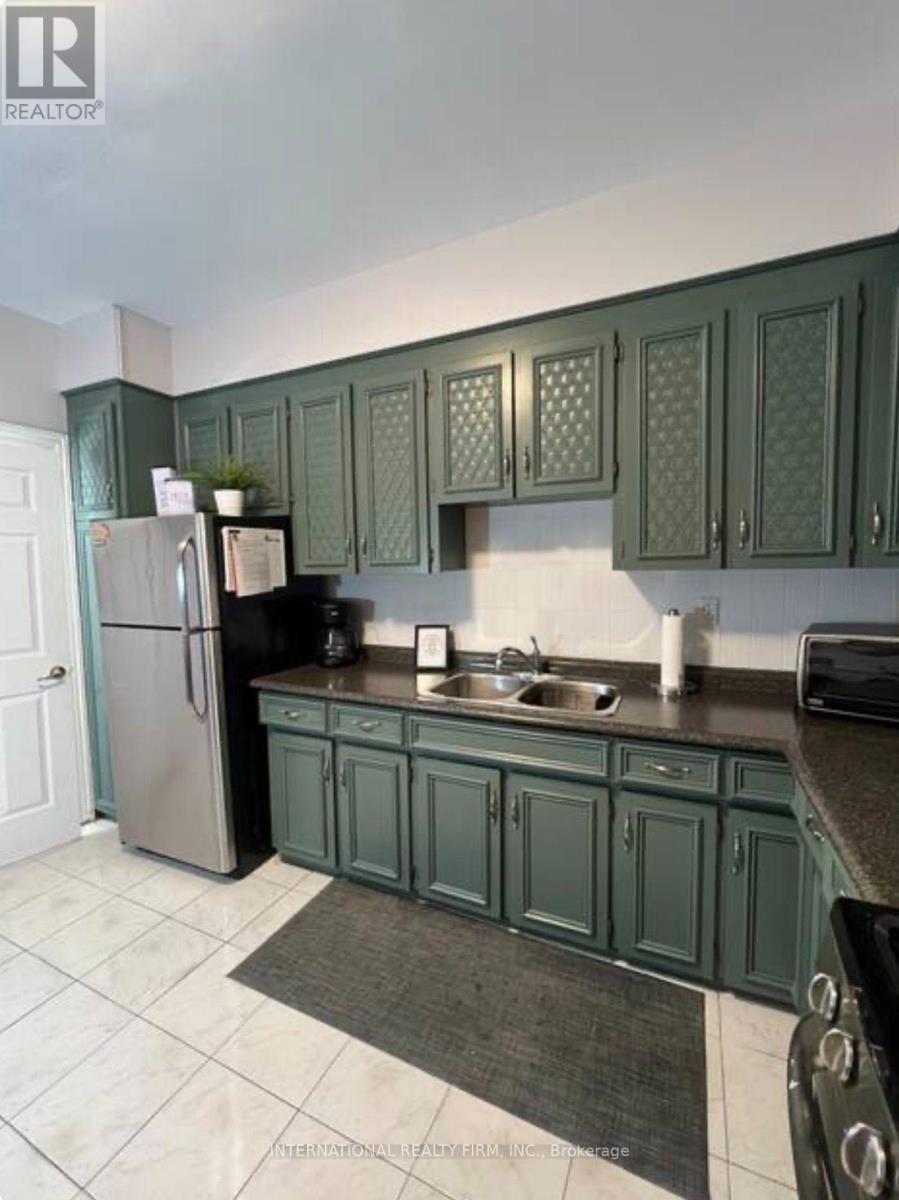 MAIN-132 Grace Street, Toronto, ON, M6J 2S2 - 4