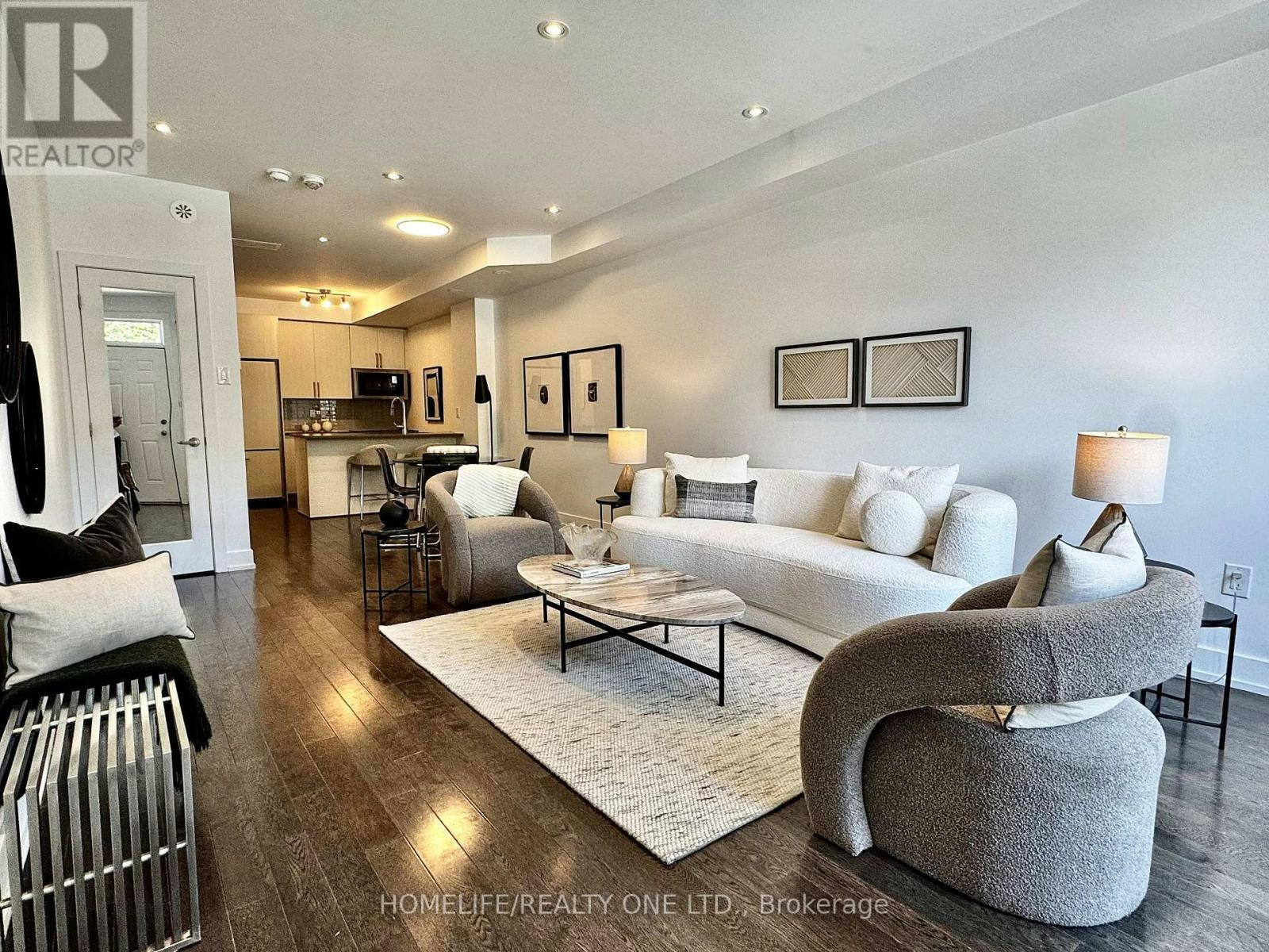 1076 Lansdowne Avenue, Toronto, ON, M6H 4H2