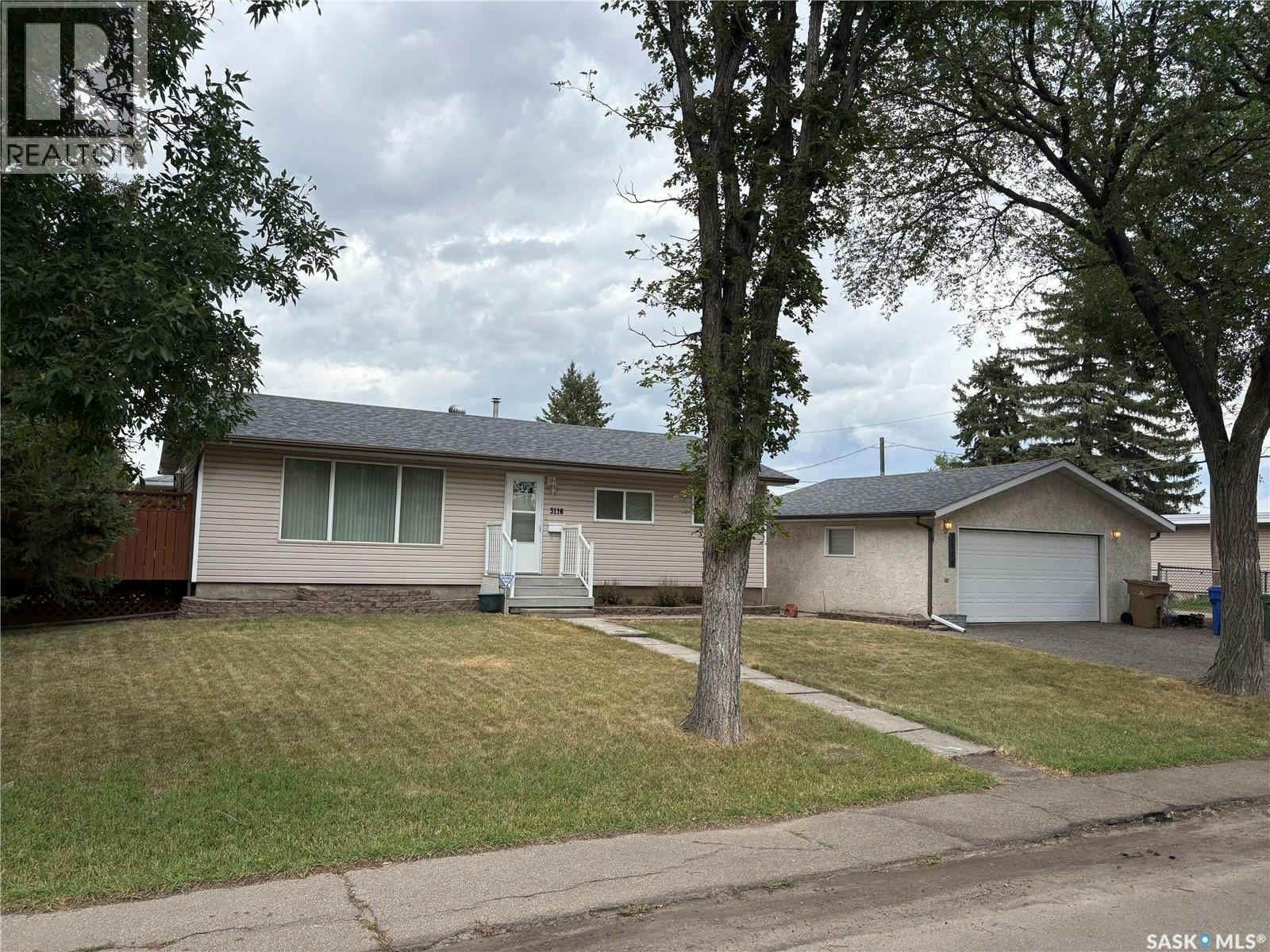 3116 3rd Avenue N, Regina, SK, S4R 0W6
