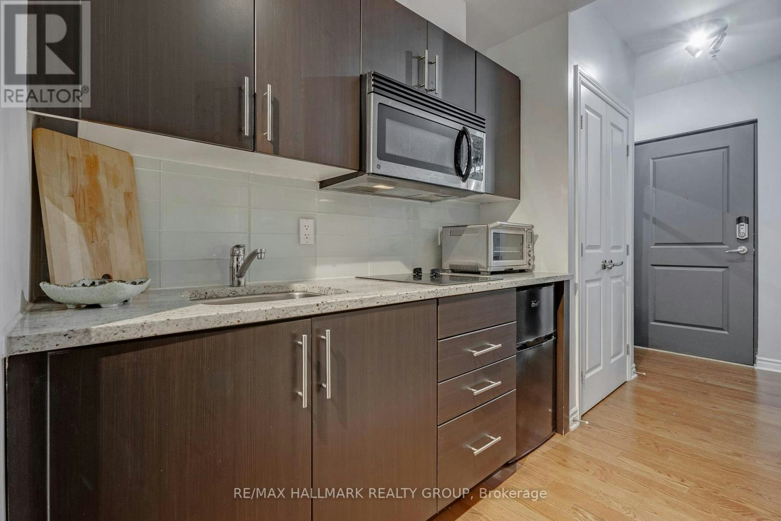 105-429 Kent Street, Ottawa, ON, K2P 1B5 - 5