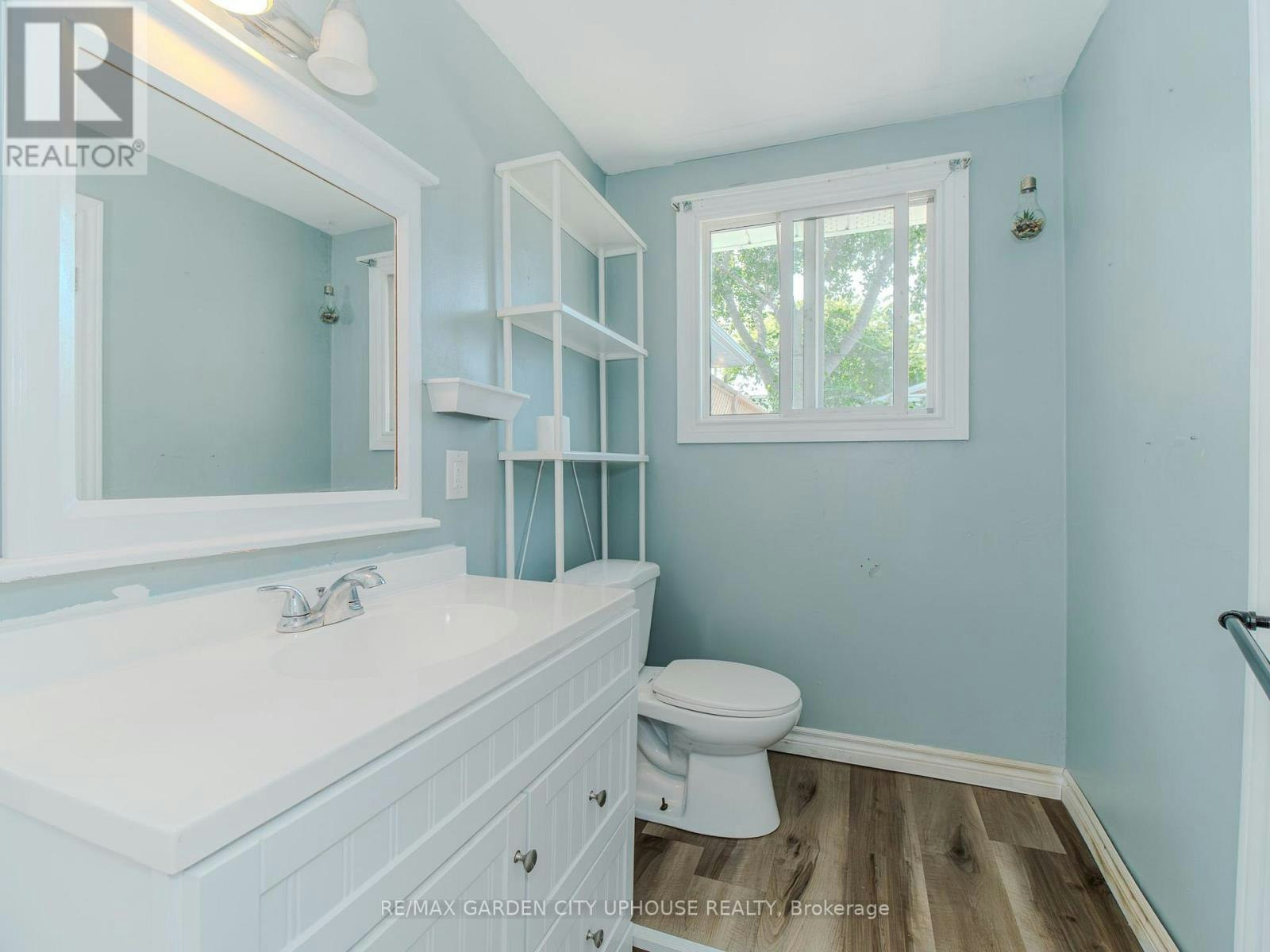 12 Beachaven Drive, St. Catharines, ON, L2M 1A4 - 10