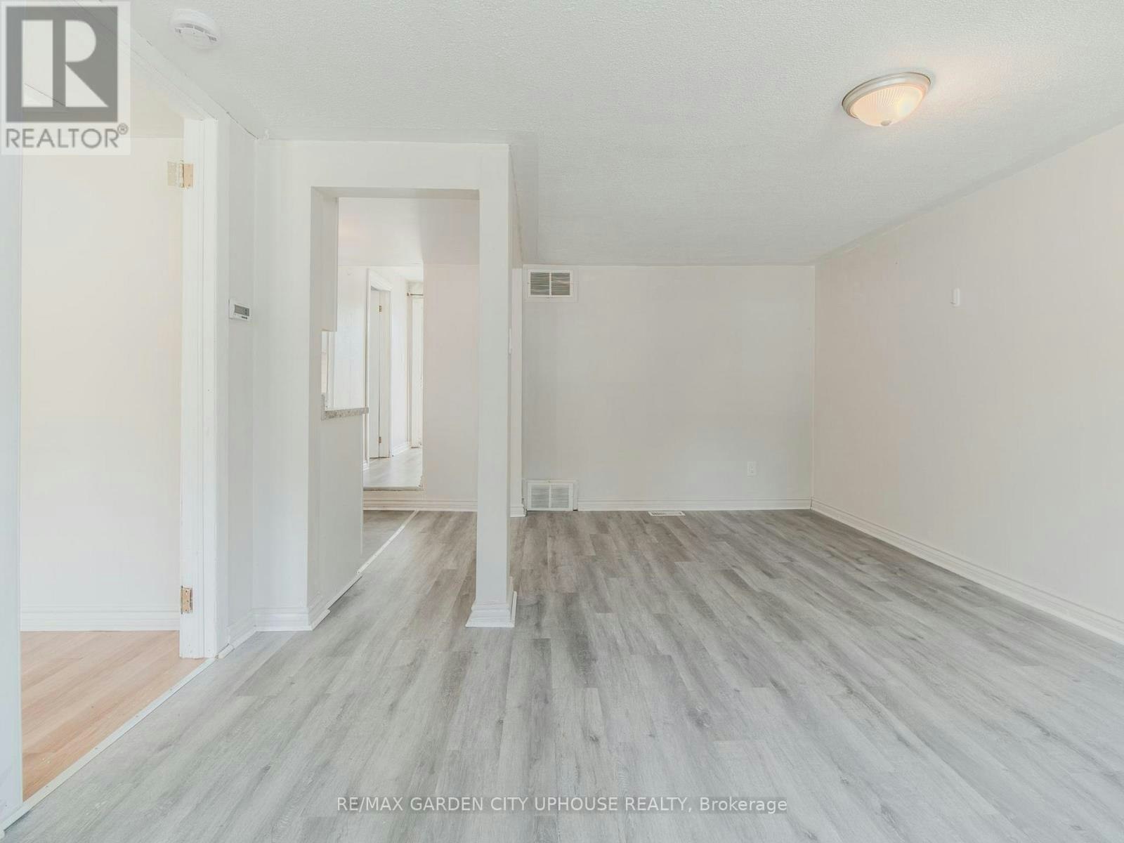 12 Beachaven Drive, St. Catharines, ON, L2M 1A4 - 6
